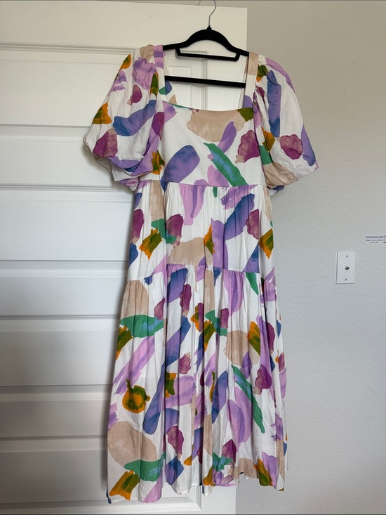 entro Dresses & Skirts - entro White Tiered Midi Dress with Multicolor Abstract Print